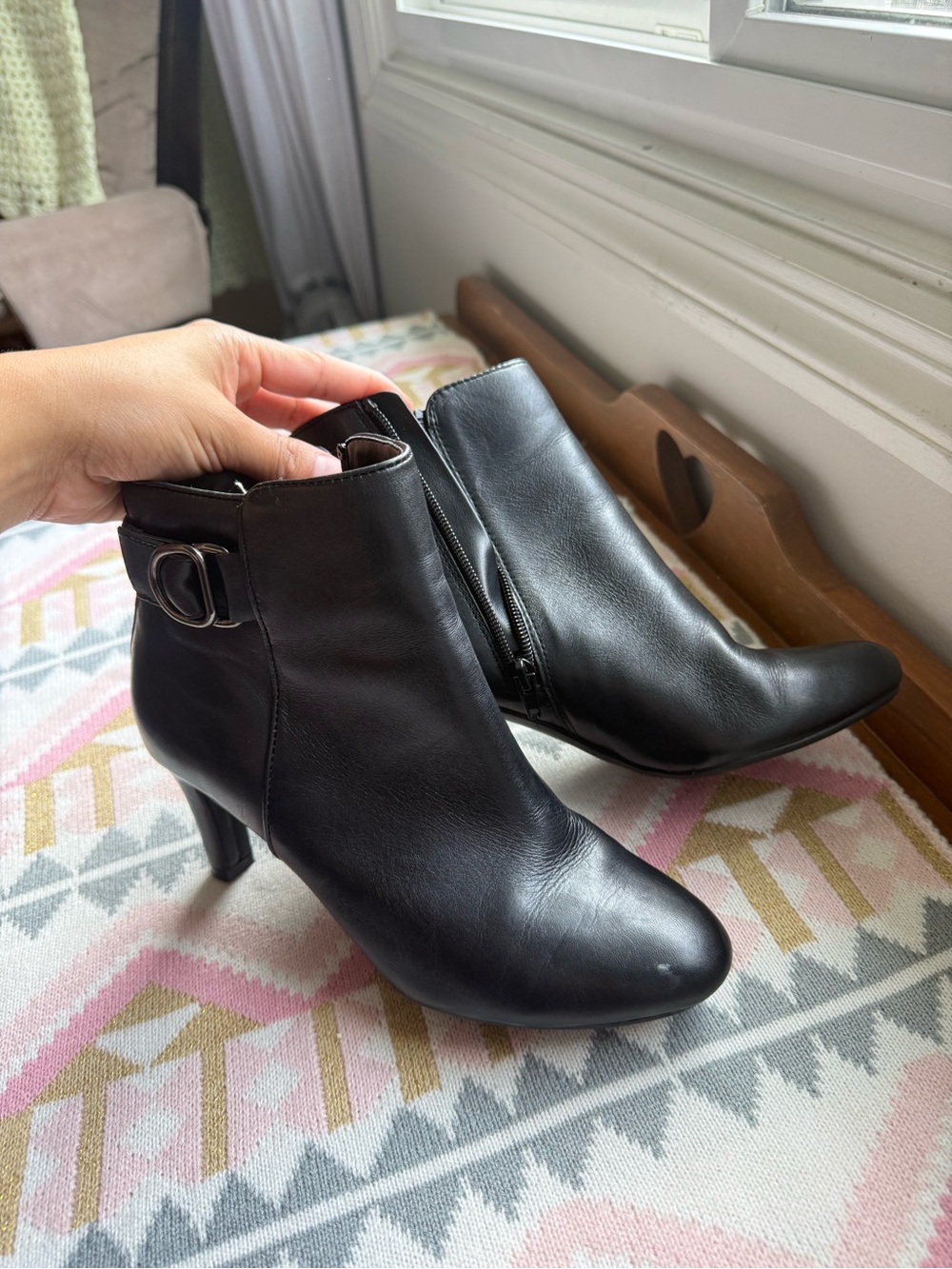 Bandolino Women’s Black Leather Ankle Booties